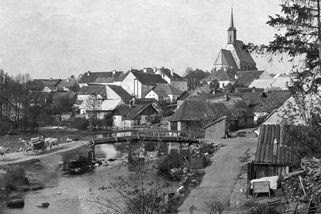 Krajem casin a nevěstinců. V okolí Kaplice a Dolního Dvořiště čekají v lesích zapomenuté vysídlené vesnice